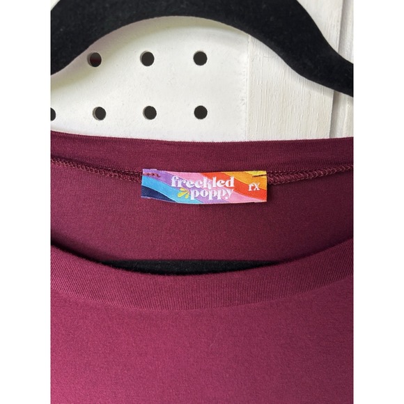 Freckled Poppy Long Sleeve Tee Shirt Women's 1X Burgundy Maroon Rayon Spandex - Picture 3 of 5